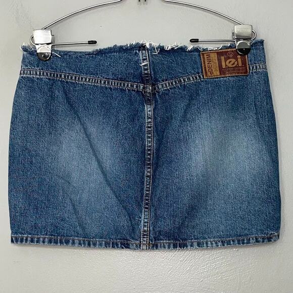 Vintage Y2K LEI Denim Skirt Size 8 9 Low Rise Button Fly Micro Mini Blue Jean - Picture 3 of 7